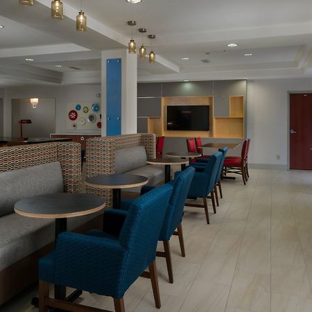 Holiday Inn Express Lawrence By Ihg Екстериор снимка