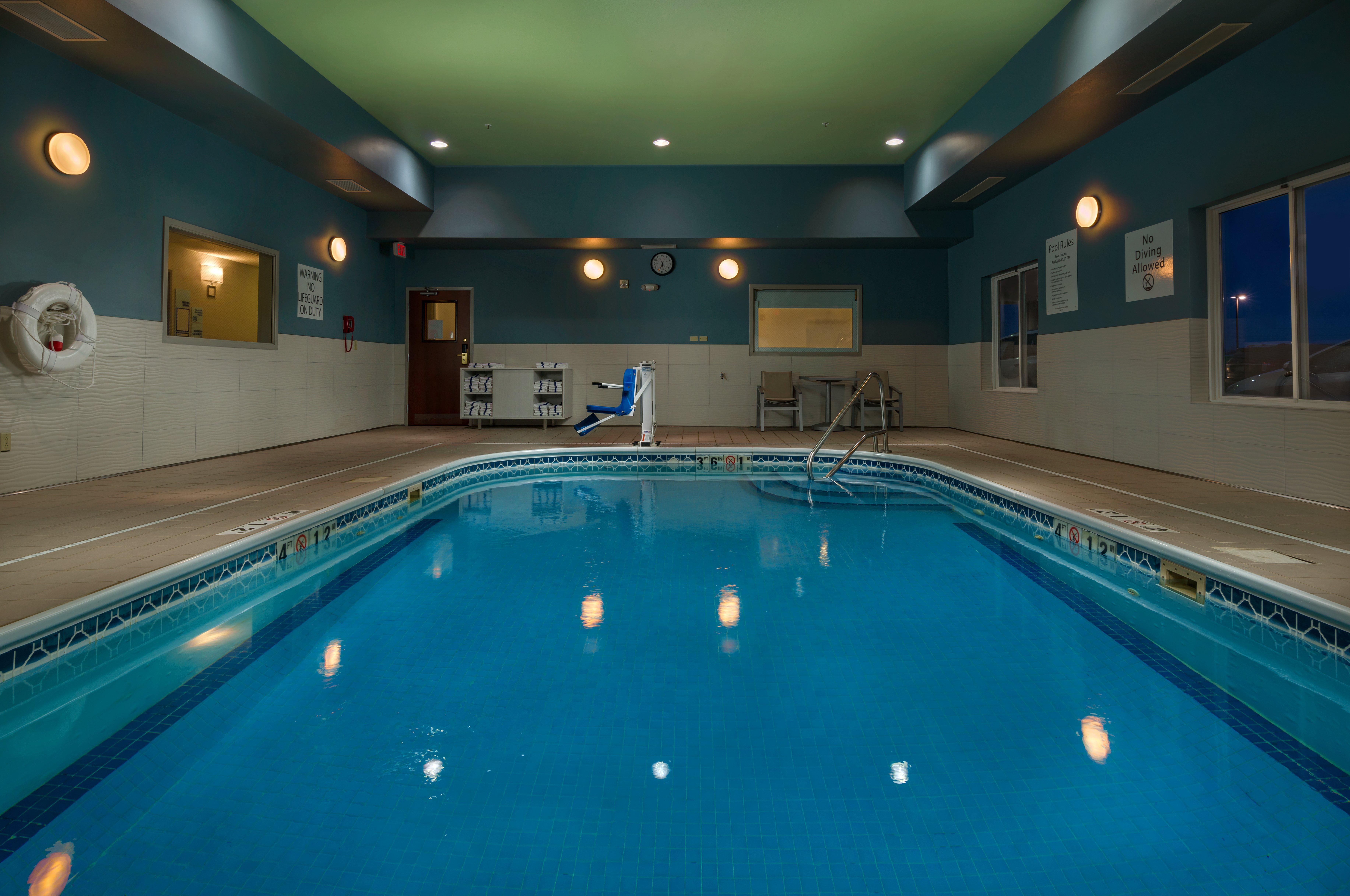Holiday Inn Express Lawrence By Ihg Екстериор снимка