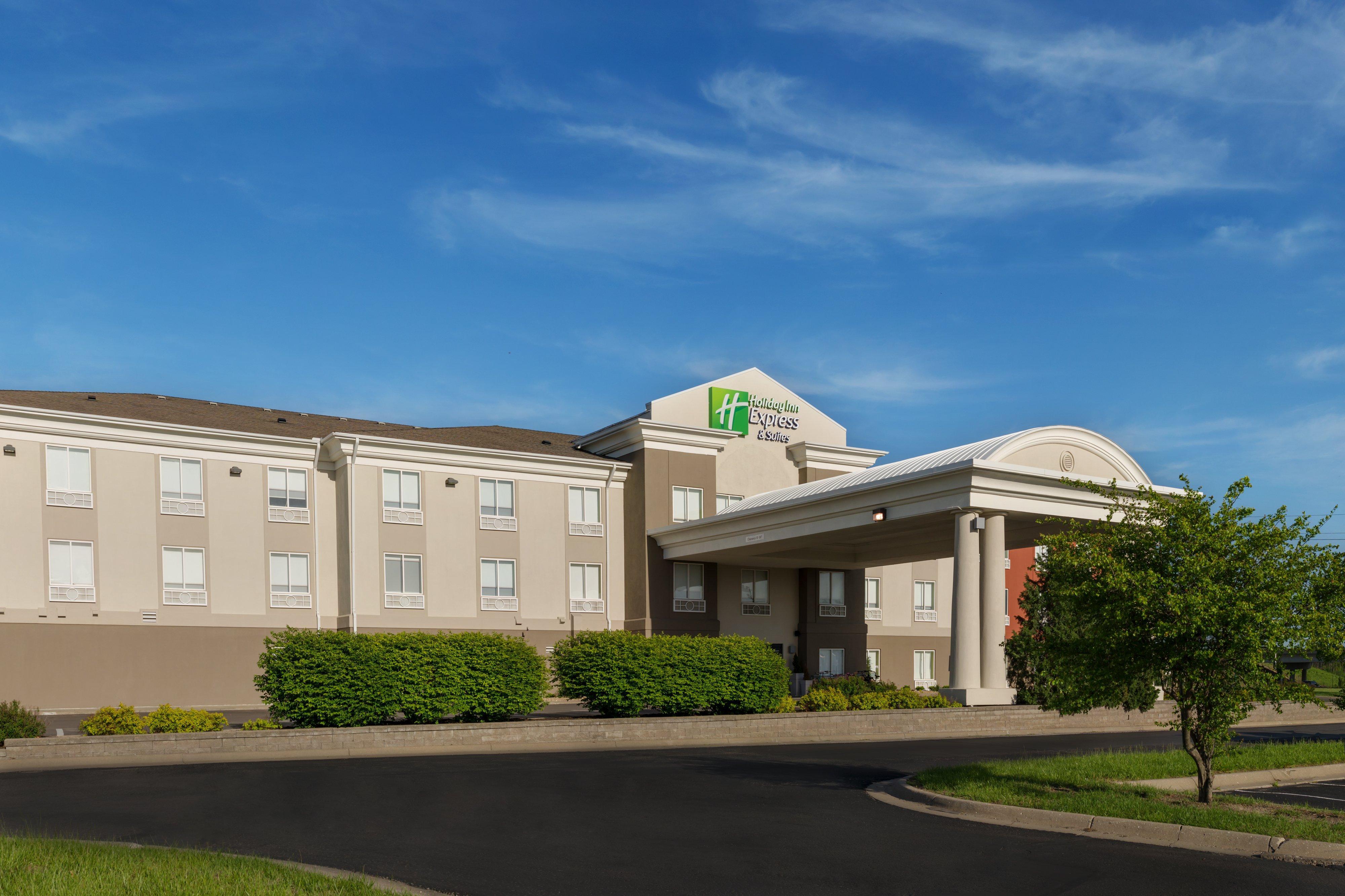 Holiday Inn Express Lawrence By Ihg Екстериор снимка