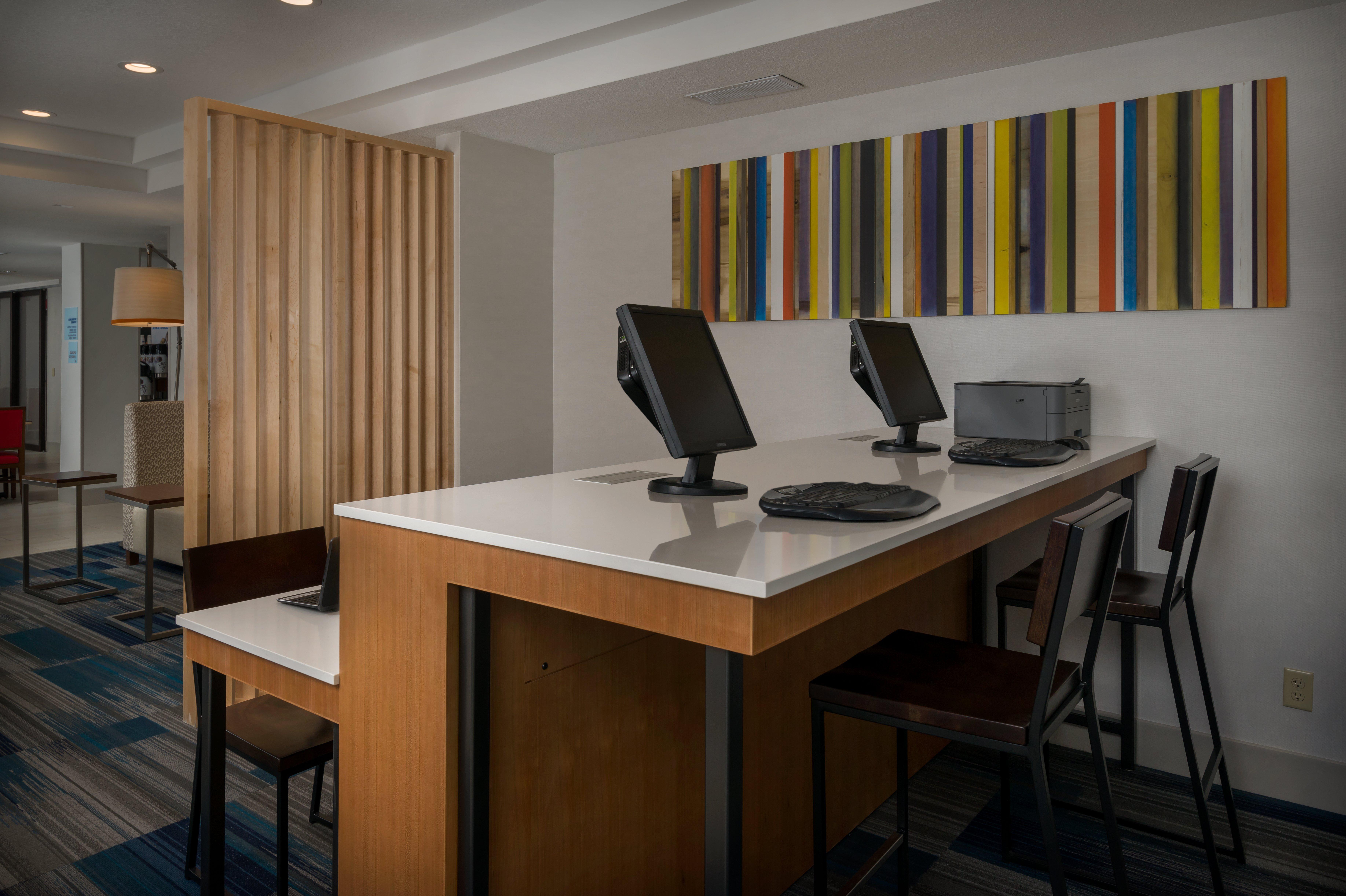 Holiday Inn Express Lawrence By Ihg Екстериор снимка