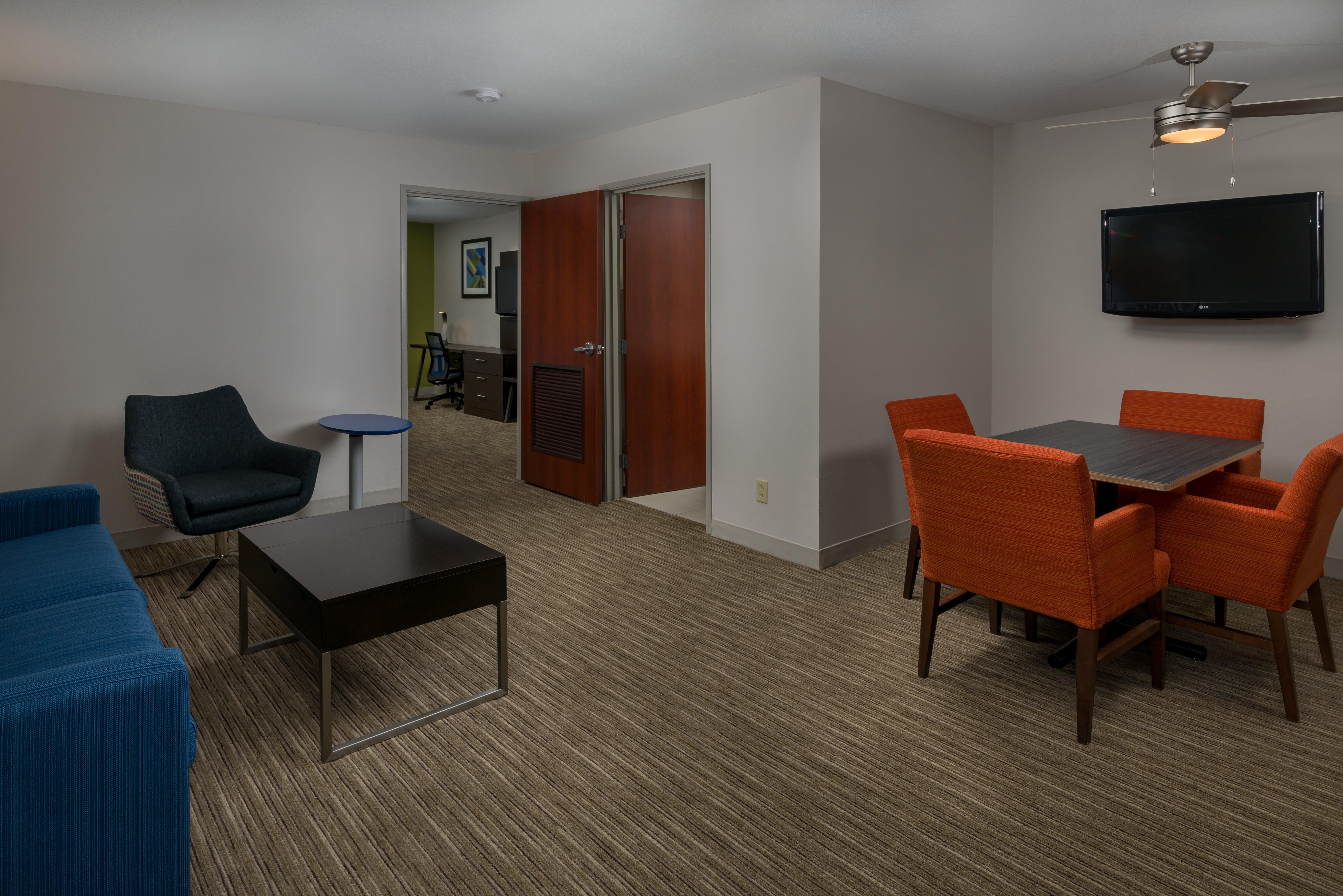 Holiday Inn Express Lawrence By Ihg Екстериор снимка