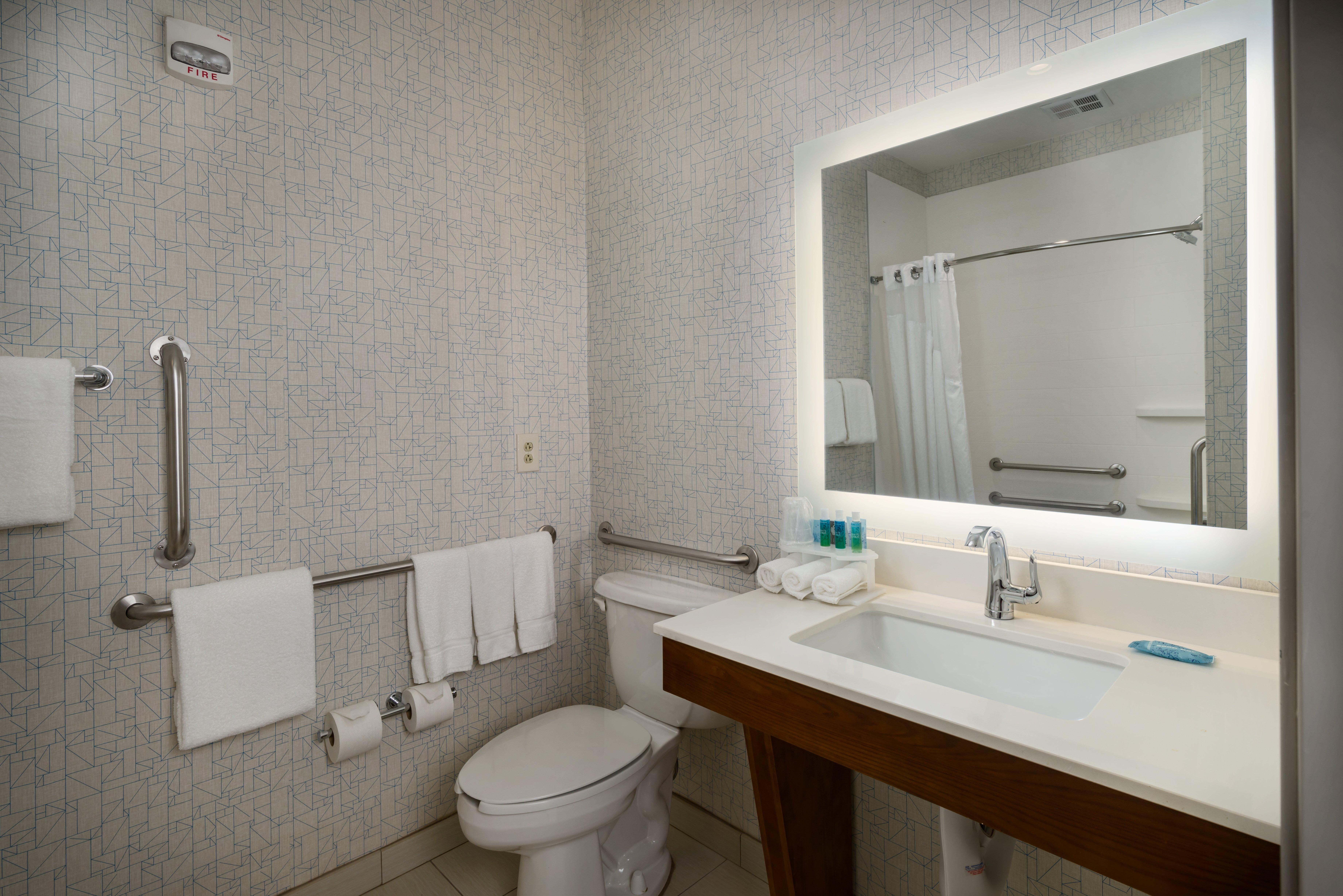 Holiday Inn Express Lawrence By Ihg Екстериор снимка