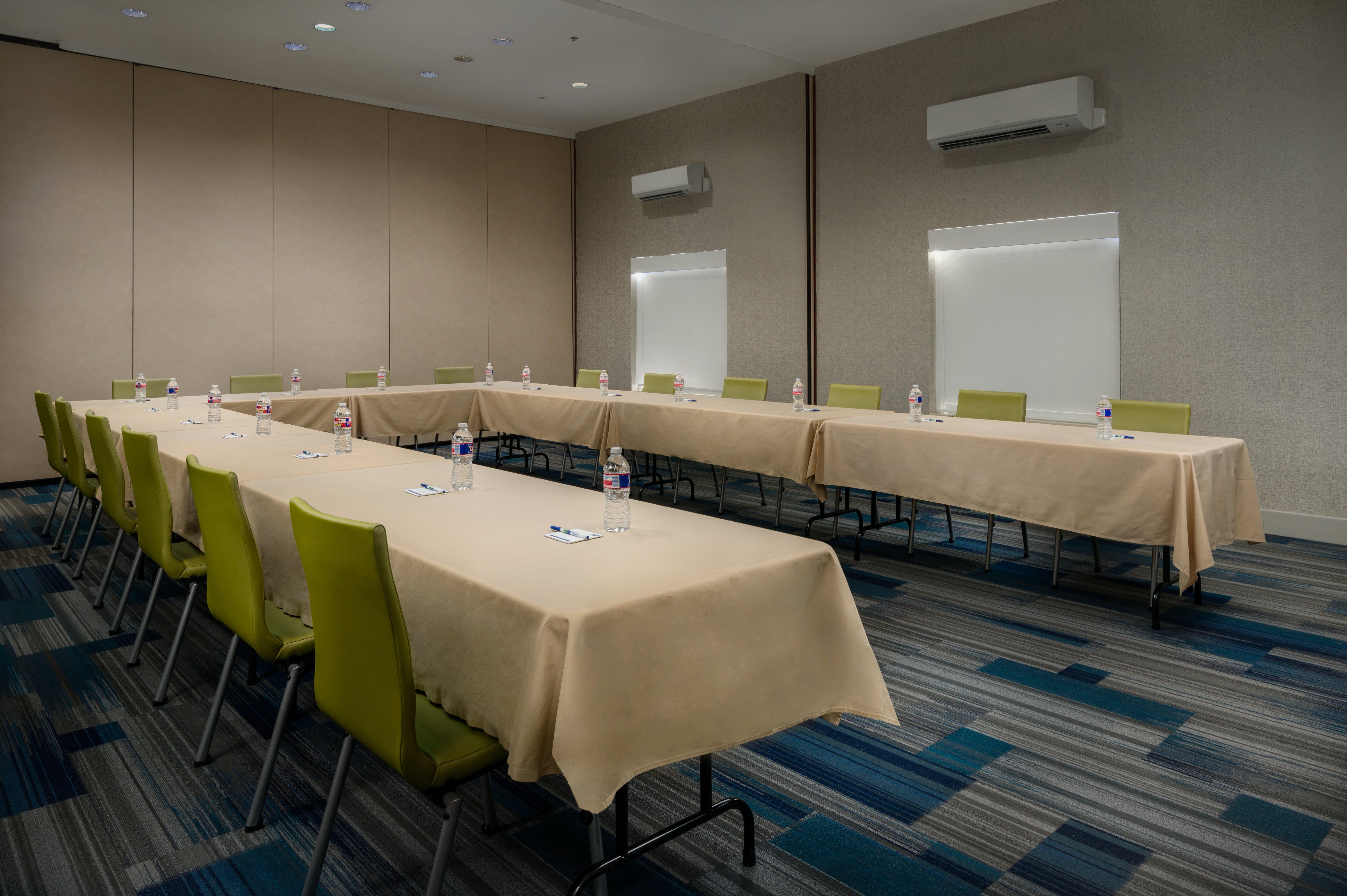 Holiday Inn Express Lawrence By Ihg Екстериор снимка