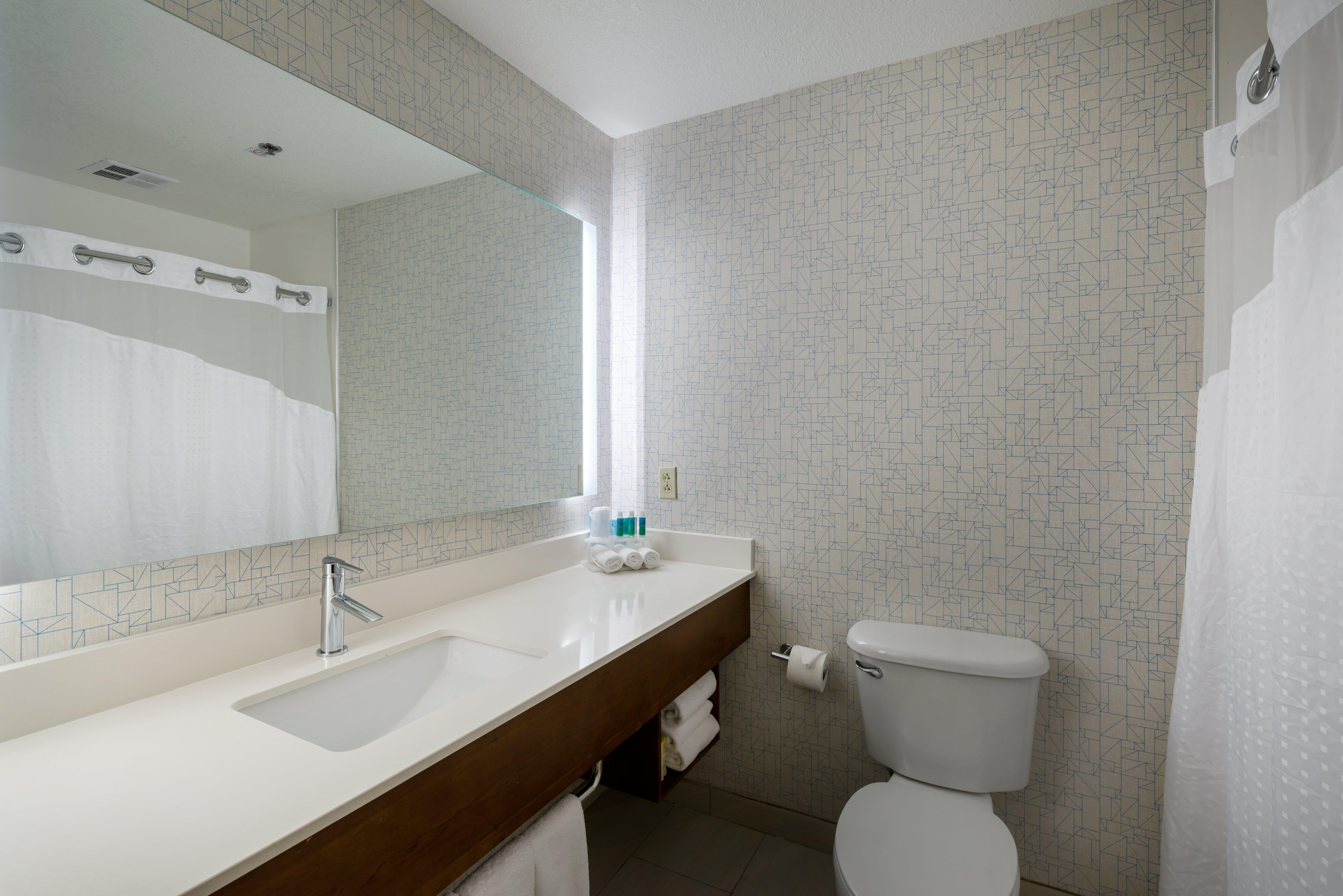 Holiday Inn Express Lawrence By Ihg Екстериор снимка