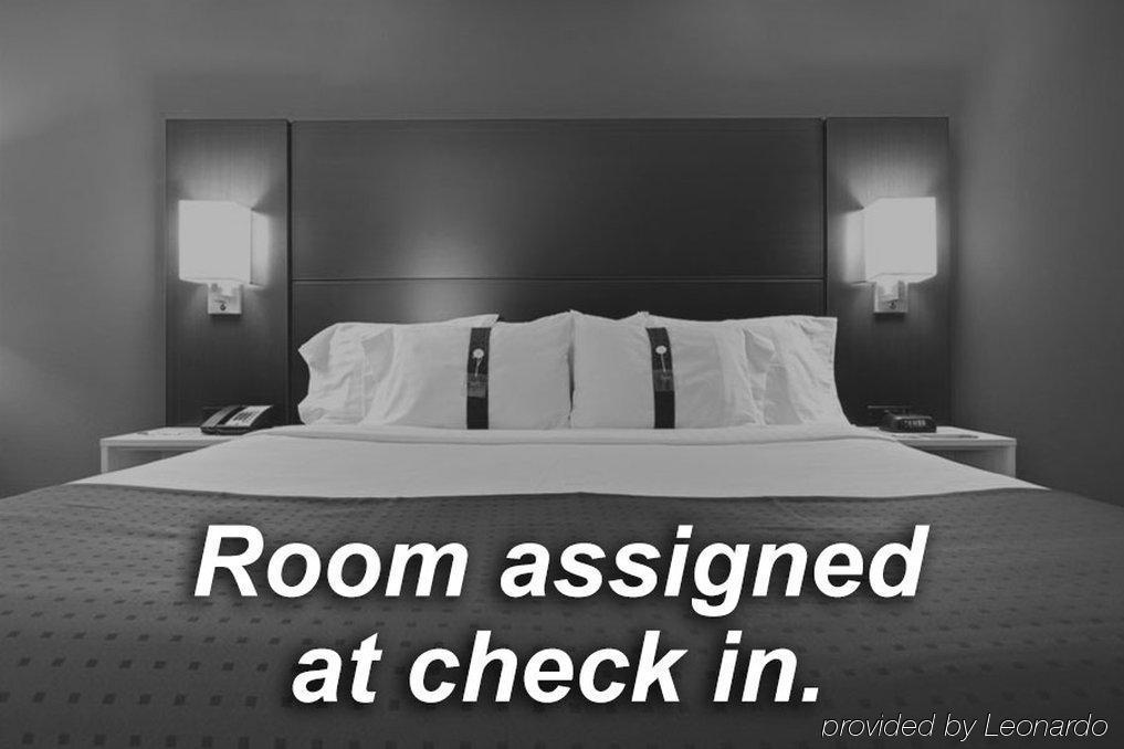 Holiday Inn Express Lawrence By Ihg Екстериор снимка