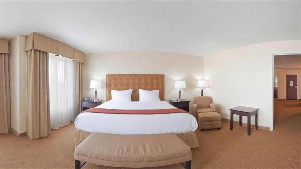 Holiday Inn Express Lawrence By Ihg Екстериор снимка