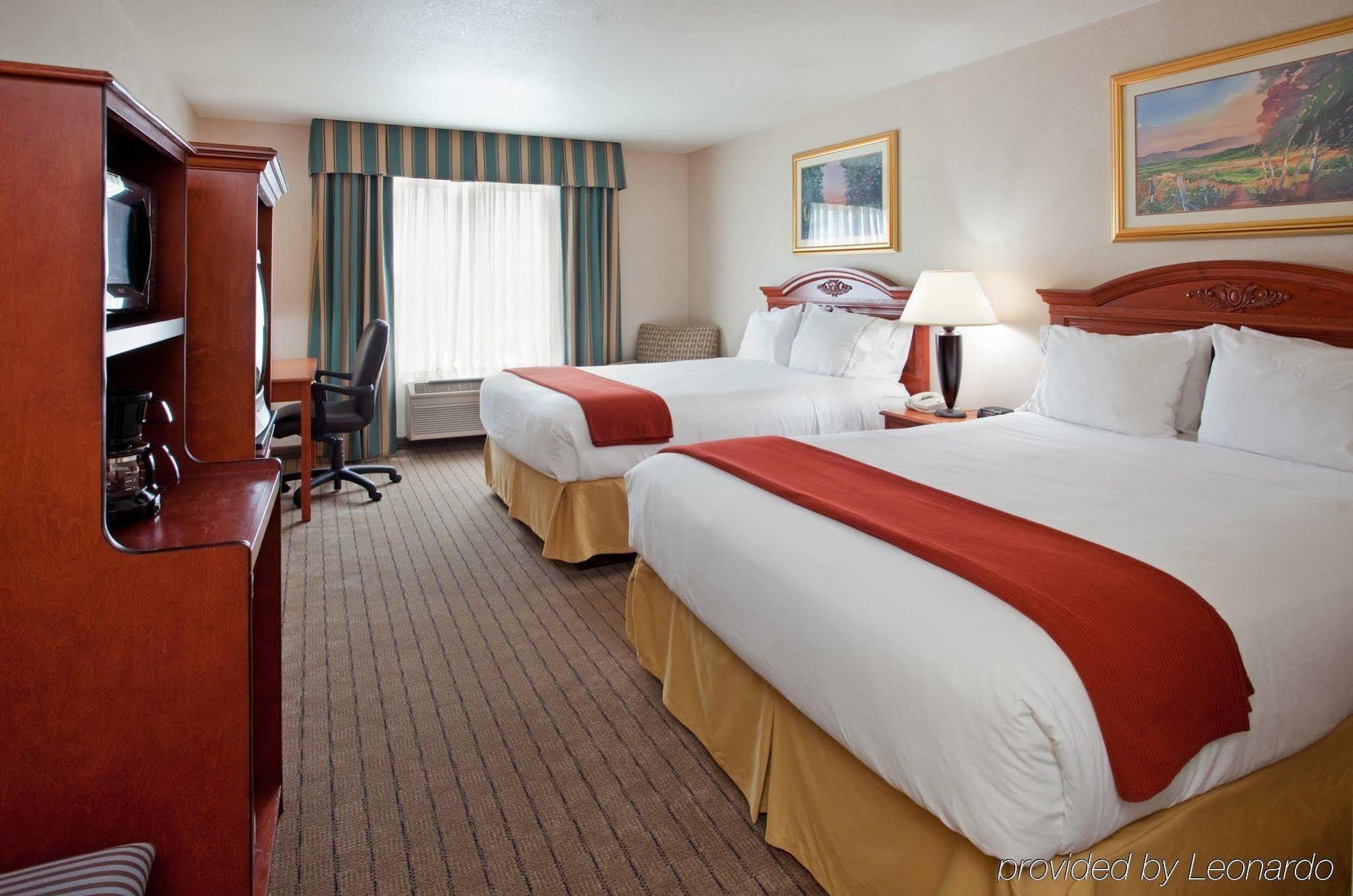 Holiday Inn Express Lawrence By Ihg Екстериор снимка