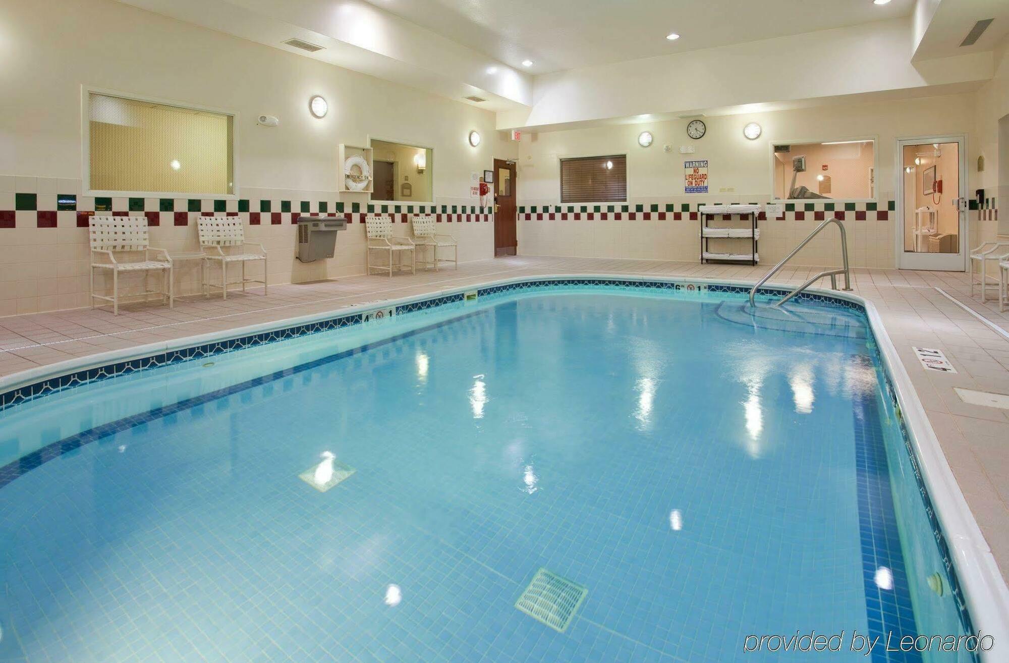 Holiday Inn Express Lawrence By Ihg Екстериор снимка