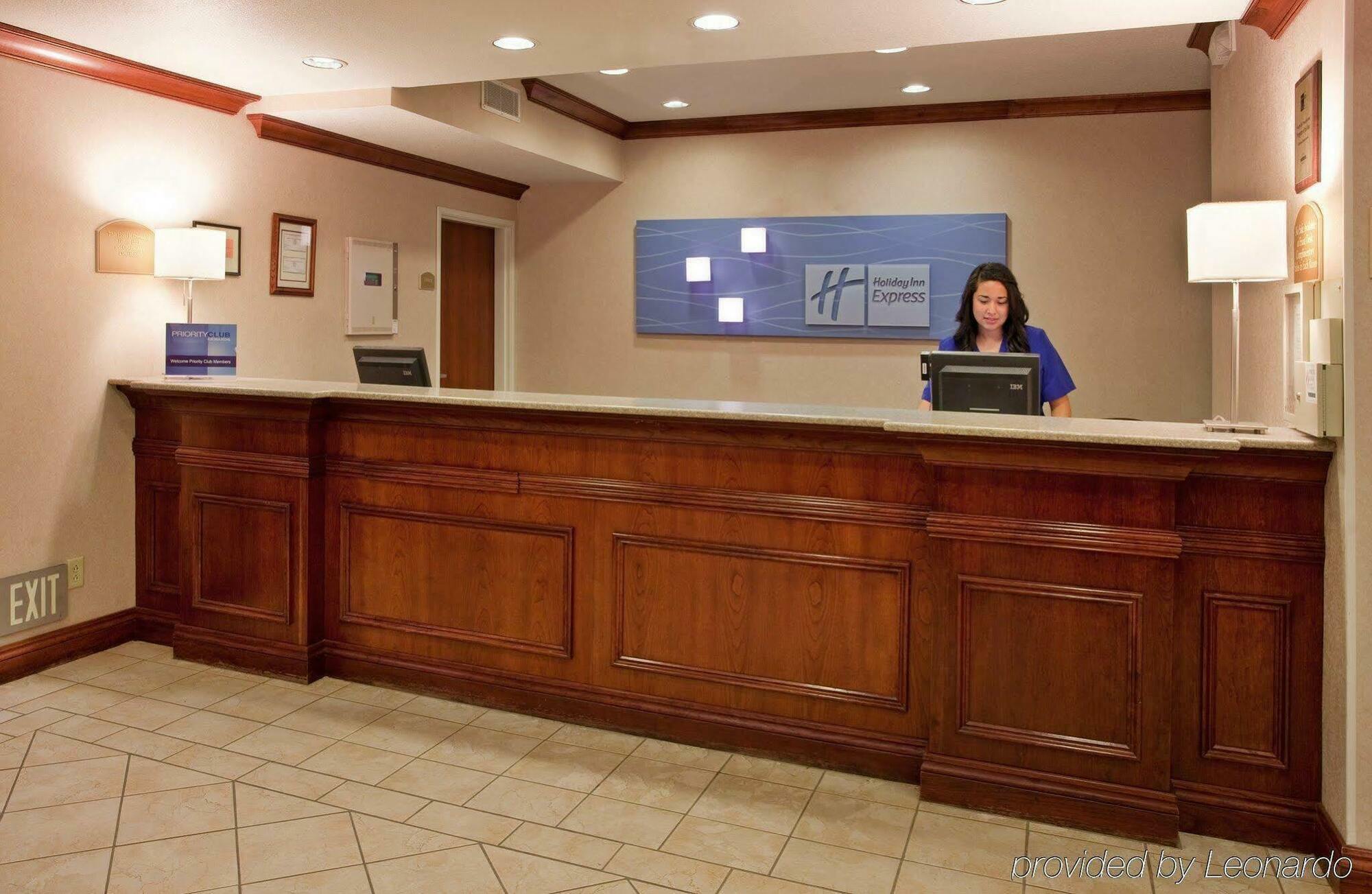 Holiday Inn Express Lawrence By Ihg Екстериор снимка