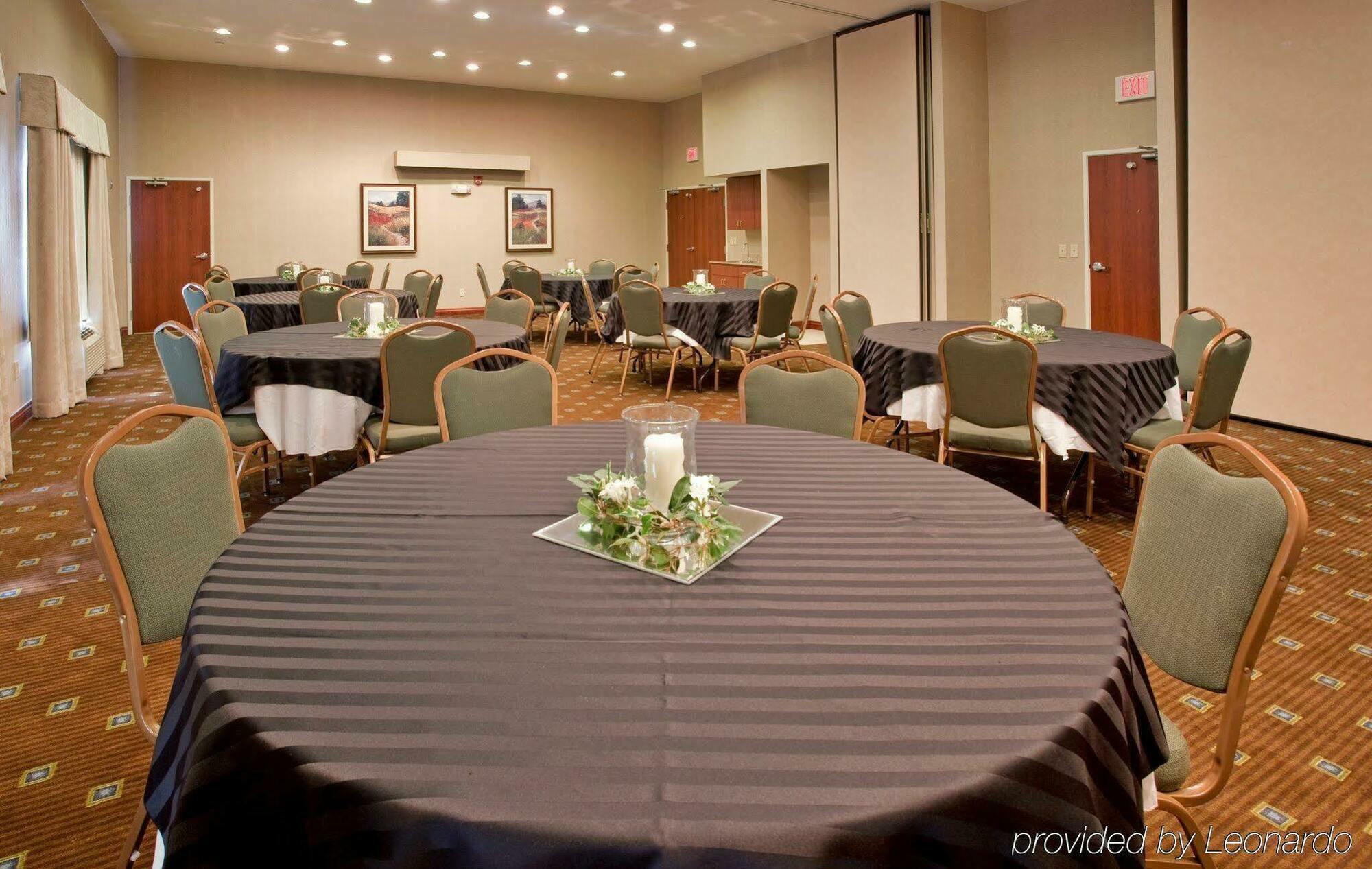 Holiday Inn Express Lawrence By Ihg Екстериор снимка