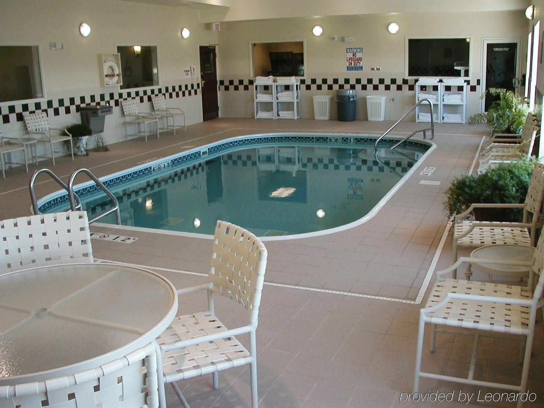Holiday Inn Express Lawrence By Ihg Екстериор снимка